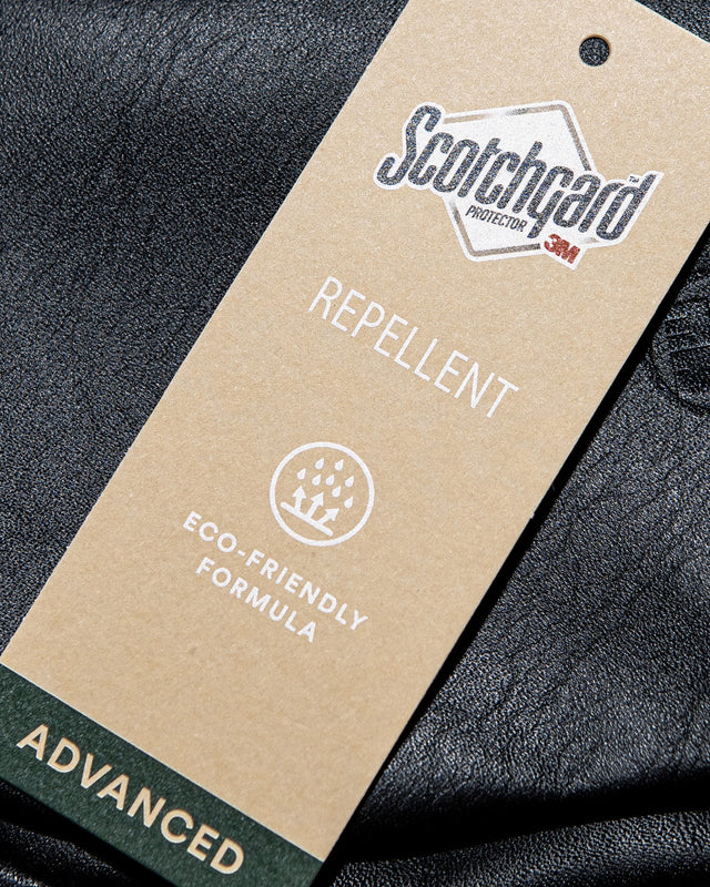 FLUORINE-FREE SCOTCHGARD™ LEATHER FOR EVERYDAY USE, RAIN OR SHINE